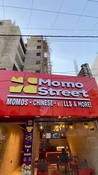 Momostreet restaurant